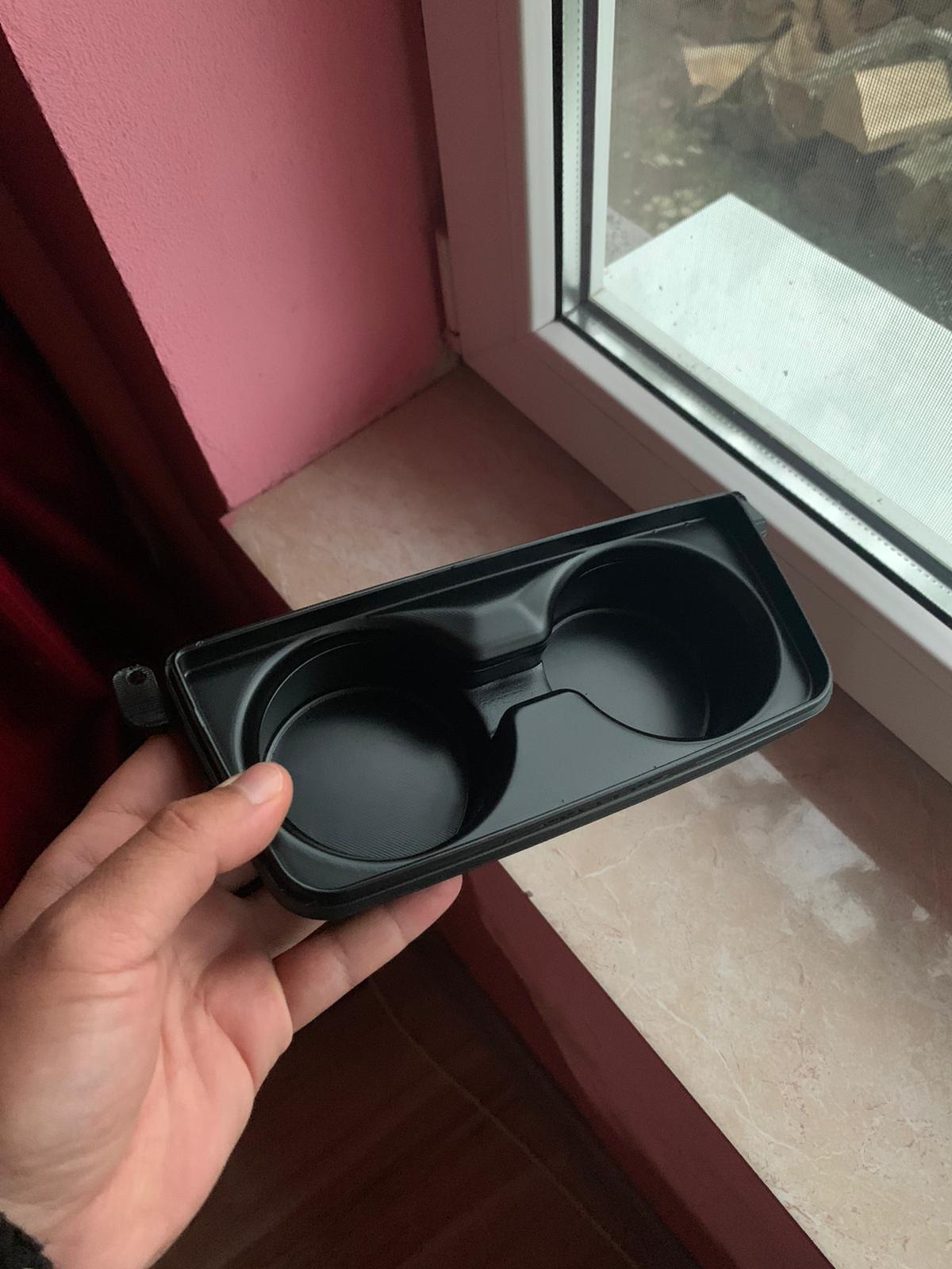 3D file Cup Holder BMW E90/91/92/93・3D printing template to download・Cults